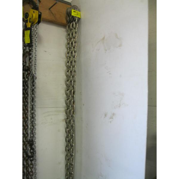 2 - 10' CHAINS W/HOOKS