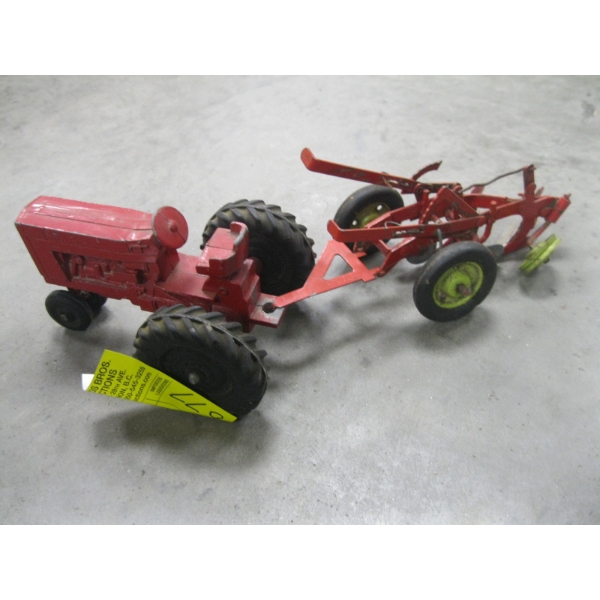 SMALLER DIECAST TRACTOR W/PLOW