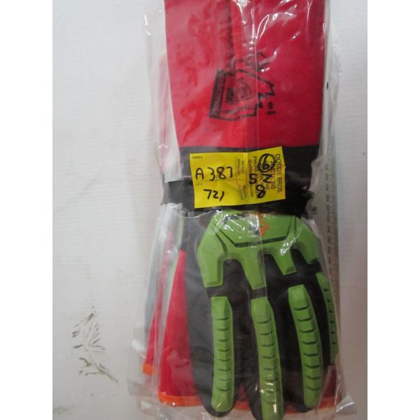 6 PAIR OF SZ 8 GLOVES