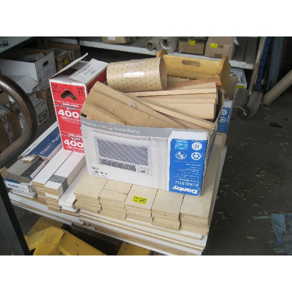 PALLET OF ASST. WOOD ITEMS: CORNERS, VINYL FLOORING, ETC.
