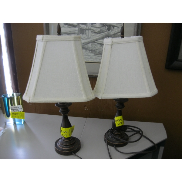 PAIR OF BEDSIDE LAMPS