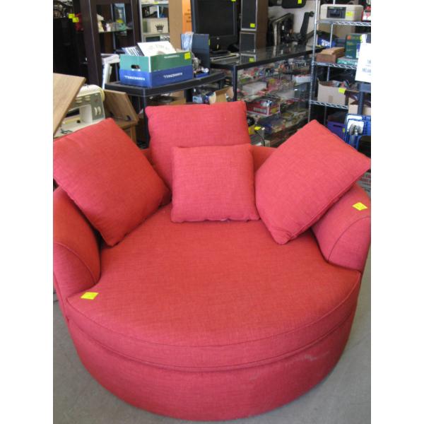 LG. RED ROUND CHAIR 