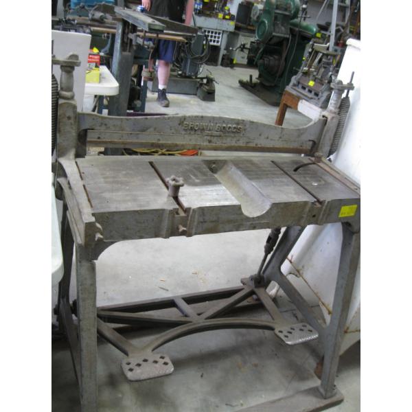 BROWN BOGS 32" METAL SHEAR
