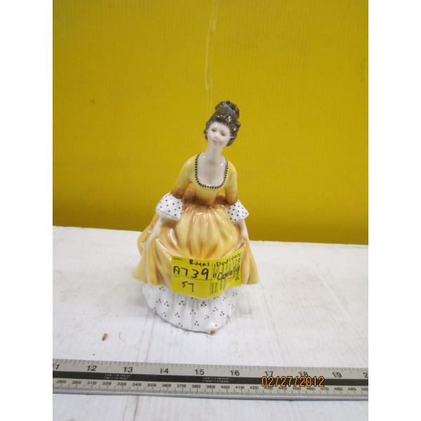 ROYAL DOULTON FIGURINE "CORALIE"