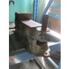 Image 2 : UNIQUE BENCH VISE W/ANVIL BACK