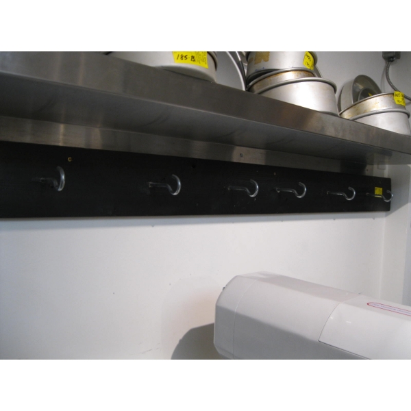 WALL MOUNT RACK FOR HANGING ACCESSORIES