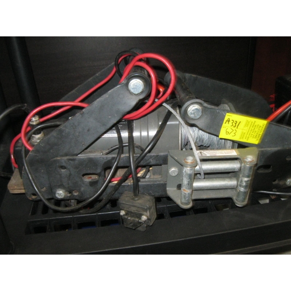 RECEIVER HITCH 12V WINCH