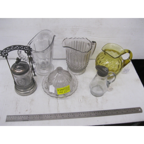 COLLECTABLE VINTAGE GLASSWARE W/PICKLE JAR