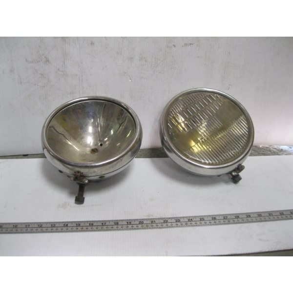 FORD COMPLETE LIGHT & 1 LIGHT W/NO GLASS