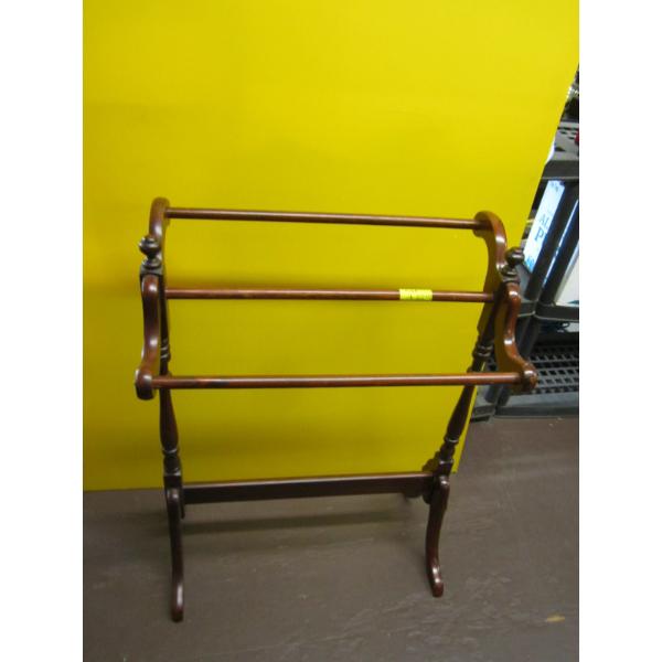 BLANKET RACK