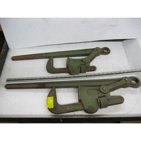 2 HEAVY DUTY PIPE WRENCHES