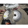 Image 3 : 2 TRACTOR TIRES & 2 TRAILER TIRES