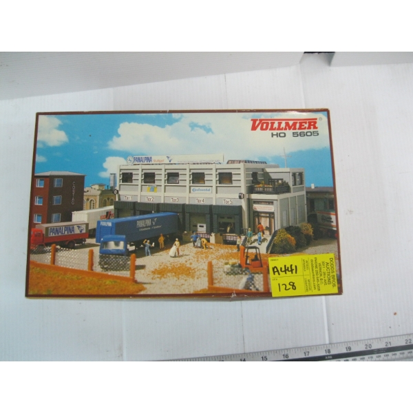 TRUCK STATION BUILDING KIT