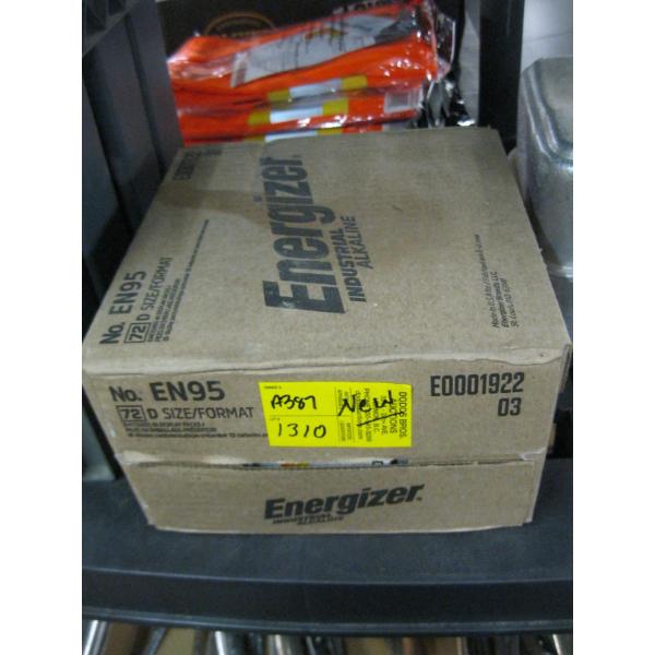 NEW BOX OF SZ D BATTERIES - 72