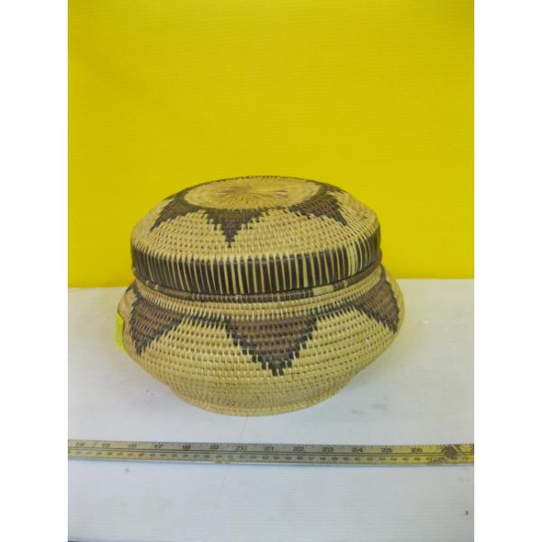 VINTAGE BETWA OR UGANDAN LIDDED BASKET