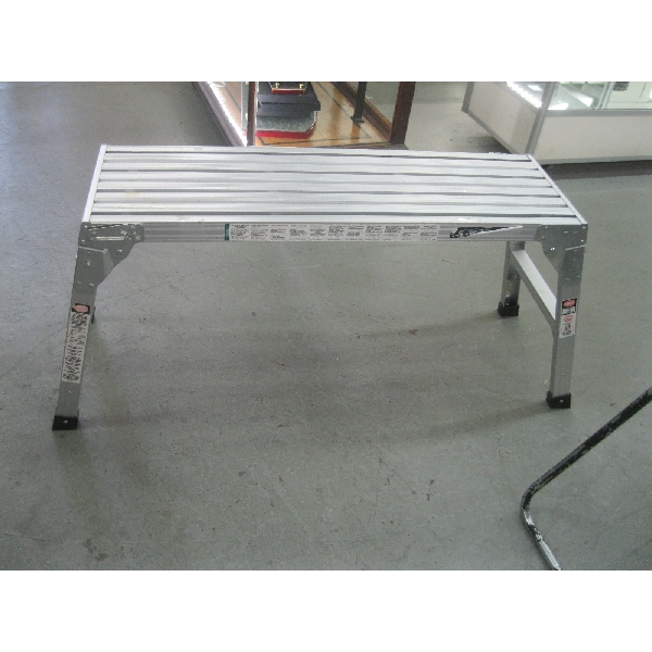 ALUMINUM FOLDING SCAFFOLD STEP