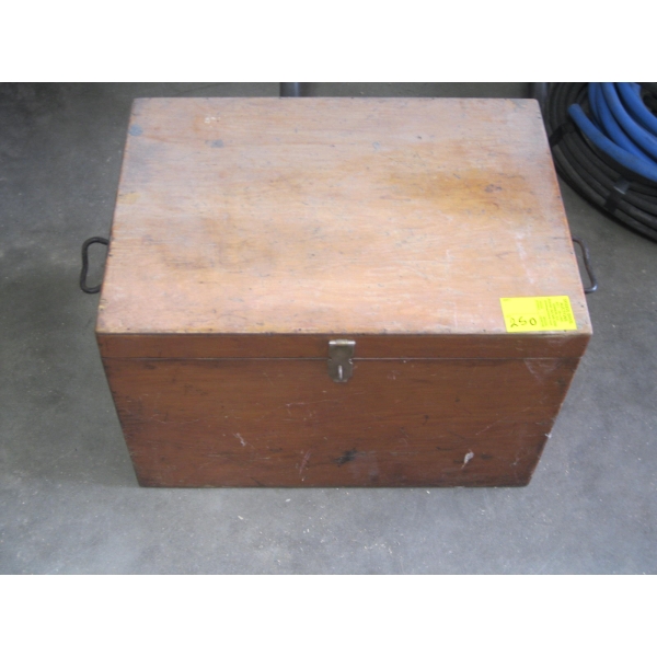 WOODEN CASED BOX W/TRAYS