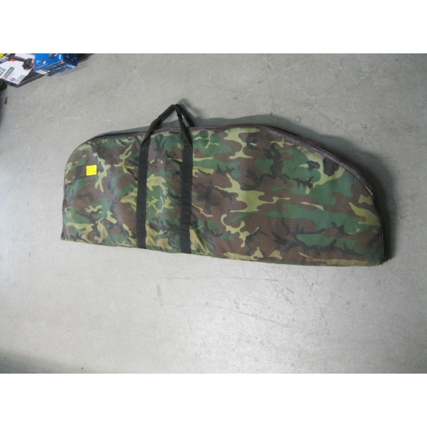 CAMMO PADDED BOW CASE