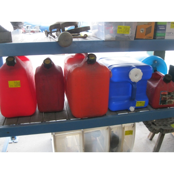 6 LIQUID CONTAINERS: 4 FUEL/2 WATER