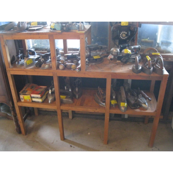 WOODEN SHELF UNIT