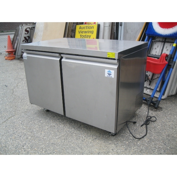 NEWTOP DOUBLE DOOR COMMERCIAL UNDER COUNTER REFRIGERATOR
