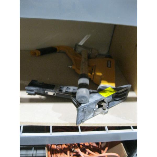 BOSTICH AIR FLOOR NAILER W/MALLET