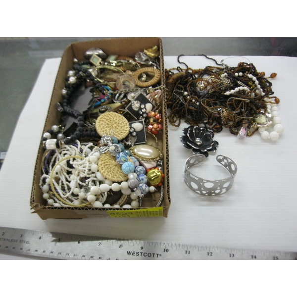 ASST. COSTUME JEWELLERY