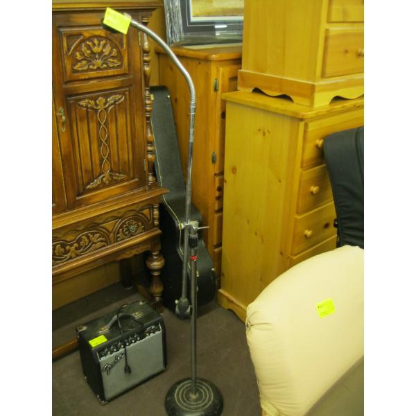 MICROPHONE STAND