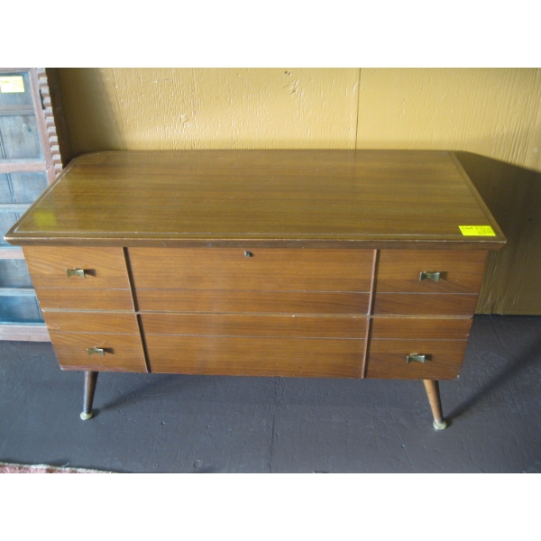 CEDAR CHEST