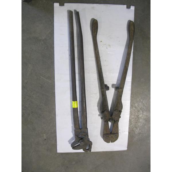 SET OF CHAIN CRIMPERS & A PR OF BOLT CUTTERS