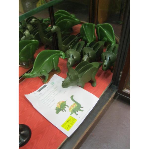 KIDs PLASTIC NOVELTY DINOSAUR TACO HOLDERS - SET OF 8