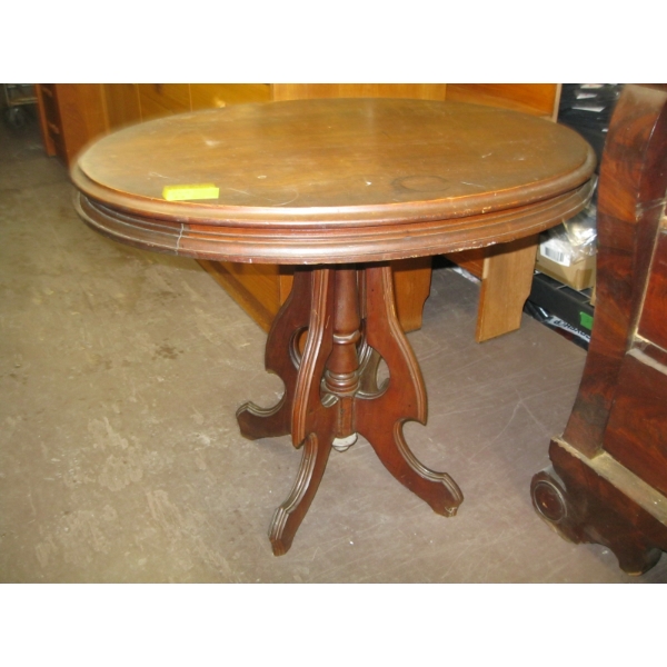 OVAL ANTIQUE OCCASIONAL TABLE