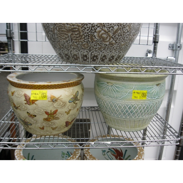 2 PLANTER POTS