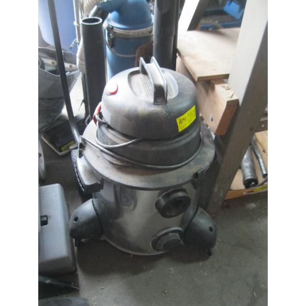 SHOP VAC