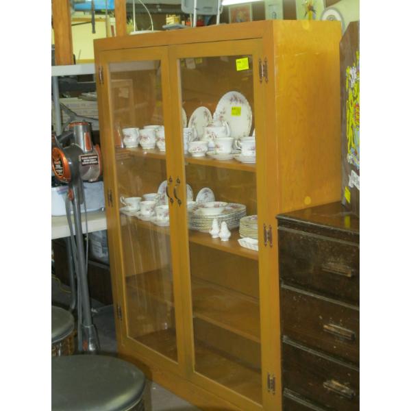 LG. GLASS DOOR DISPLAY CASE