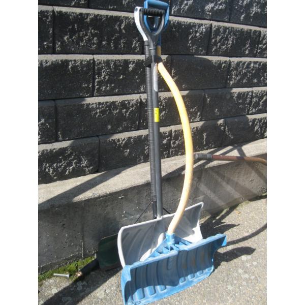 BUNDLE OF 3 SNOWSHOVELS