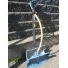 Image 1 : BUNDLE OF 3 SNOWSHOVELS