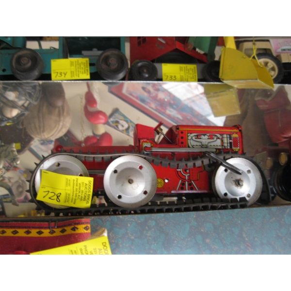 TIN TRACTOR - NEEDS TRACK