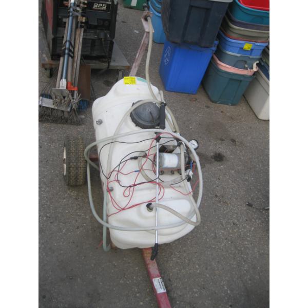PRINCESS AUTO 25 GALLON SPRAYER W/PUMP