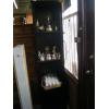 Image 2 : TALL, NARROW BOOKSHELF
