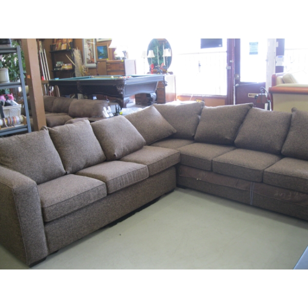 LG. SECTIONAL COUCH W/HIDE ABED SIDE