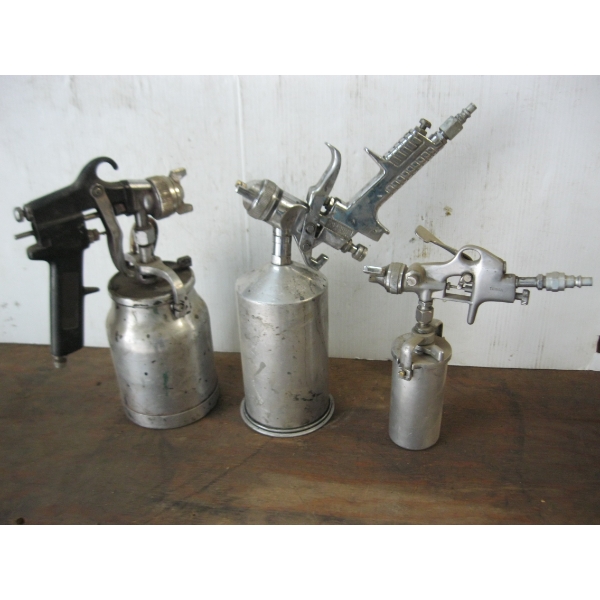 LOT OF PAINT SPRAY GUNS, SANDING TOOLS, ETC.