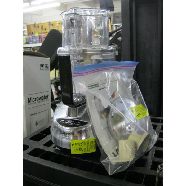 CUISINART FOOD PROCESSOR