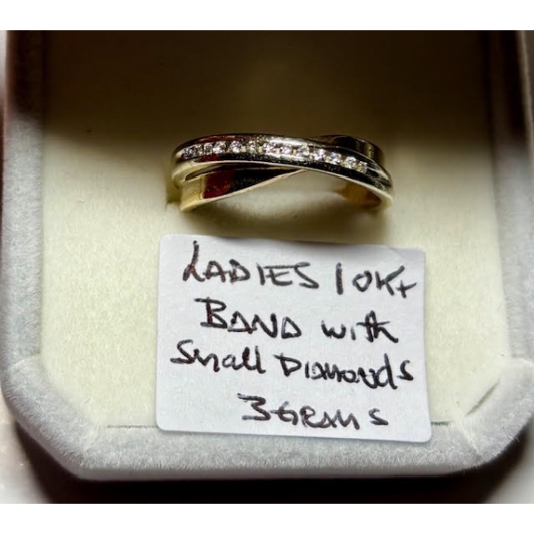 LADIES 10KT BAND W/SM. DIAMONDS, 3G, SZ 6 3/4