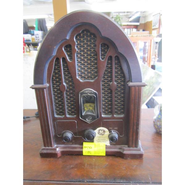 GE VINTAGE LOOK AMFM RADIO