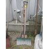 Image 1 : BUNDLE OF ASST. GARDEN TOOLS