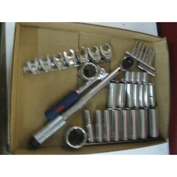 METRIC 3/8" & 1/2" DRIVE SOCKETS, TORQUE WRENCH, ETC.
