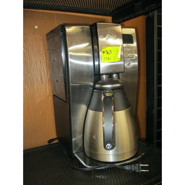 OSTER COFFEEMAKER W/CARAFFE