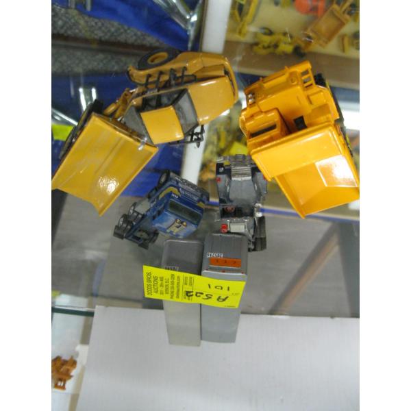 2 SEMI TRUCKS & 2 DUMPTRUCKS - ALL DIECAST