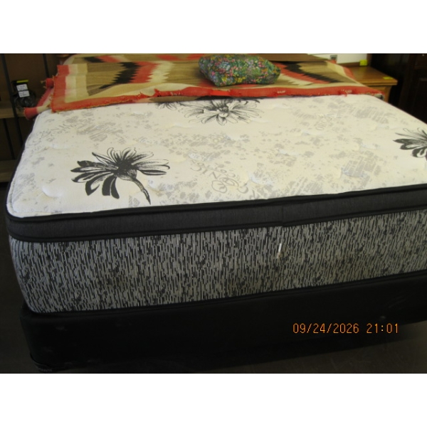QUEEN SIZE BOX SPRING & MATTRESS W/ROLLER FRAME